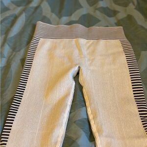 Forever 21 super warm and comfy leggings ! Size S/M